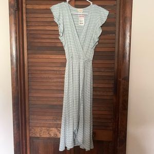 NWT Women’s light green size small midi length wrap dress
